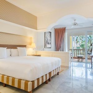 Upper Floor Suite